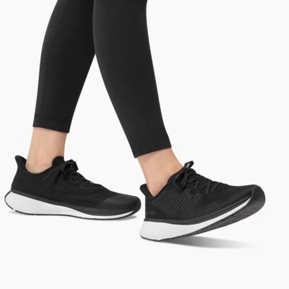 Lane Eight Shoes - Lane Eight Women's Relay Trainer in Black size us 7